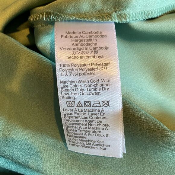 NWT J Crew Large Tank Eucalyptus Green 1/4 Button Up Back. Large - Picture 10 of 10